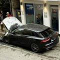 U podmetnutom požaru izgoreo “audi Q8“ na parkingu u Ulici Svetozara Markovića