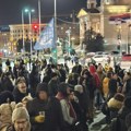 (Foto) Protest ispred Ustavnog suda: Studenti i građani se protive izmenama pravosudnih zakona