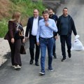Glišić obišao dragačevsko selo Viča: Država ispunjava obećanja o putnoj infrastrukturi