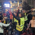 „ČUVARI USTAVA“ STIGLI U ŠABAC: Biciklistička tura uz baklje dočekana na Trgu šabačkih žrtava (VIDEO)