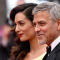 Blizanci Džordža Klunija konačno uslikani: Ela i Aleksander od roditelja pokupili najbolje FOTO
