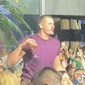 VIDEO Jokić u transu na Cecinom koncertu: MVP đuskao sa čašom u ruci, pogodila ga jedna pesma