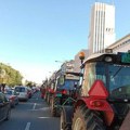FOTO i VIDEO: Poljoprivrednici ispred Banovine, usporen saobraćaj