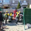 Povređen radnik u Novom Sadu: Upao u rupu na gradilištu (FOTO)