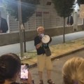 Akademik u Srbobranu pretučen u prostorijama SNS: „Kukavički čin zbog bedža sa krvavom šakom“