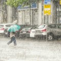 Погледајте шта је Невреме направило у Београду Свуда је хаос, дрвеће лети по улицама (Фото/видео)