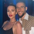 Ljubav na Ibici: Anastasija i Nemanja Gudelj razmenjivali nežnosti na plaži FOTO