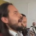 Kolumbijac koji živi u Makedoniji zapevao "Makedonsko devojće" Odmah se povelo kolo - naježićete se