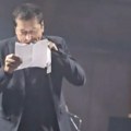 (Video) Trudnica na nastupu dala papir Pejoviću, kad je video šta piše nije mogao da veruje: "Bićete najsrećniji na svetu"