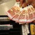 Veća potražnja, panika i skok: Ima li dovoljno evra u menjačnicama?