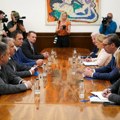 Završene konsultacije predsednika Vučića sa predstavnicima Ujedinjene seljačke stranke i Alternative za promene