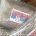 (Foto/video) Zaplena skoro 800 kilograma kokaina u Italiji: Droga među bananama, na nekim paketima zastava Srbije