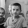 Nikola ima samo 9 godina, a već zna šta znači brinuti o porodici! Ono što radi za svoju mlađu sestru tera suze na oči: "Najpre…