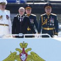 Putin na paradi u Sankt Peterburgu pozdravio hrabrost ruske mornarice