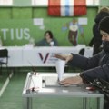 Novi incidenti u Rusiji na izborima Građani pokušali da zapale glasačke kutije (video)