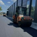 Nema odmora dok traje obnova Nov asfalt kod sportskog centra u Futogu, radovi u Novom Sadu, Rumenki i Veterniku