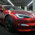 Tesla povlači 1,6 miliona automobila u Kini zbog problema sa zaključavanjem haube