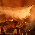 Više od: 17.000 ljudi napušta manitobu Masovne evakuacije u Kanadi, prvi put izbili požari u svim regionima: "To je znak…