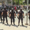 Pomoćnik direktora policije: Saobraćaj bio blokiran na 31 lokaciji u Beogradu, incident samo na Autokomandi