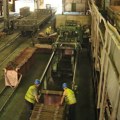 Požar u fabrici "Ziđin" u Boru: U postrojenju i opasne materije, veliki broj vatrogasaca na terenu