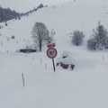 Drama na Bjelasici i Sinjajevini: U snežnim nanosima zarobljeni stočari i stada, vatrogasci krenuli ka njima