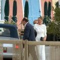 Melina u venčanici stigla ispred opštine sa milionerom: U oldtajmeru od 330.000 evra, obezbeđenje ih štiti
