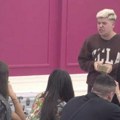 Cela elita uči Uroša pravilima o vožnji! Urnebesne scene, Stanić se potpuno zbunio (video)