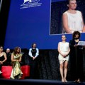 Filmski festival u Veneciji: Zlatni lav za „Nepoznatu ženu“, Malkoviču nagrada za najboljeg glumca