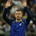 Pojavio se snimak sa oproštajne žurke Edina Džeka, “bosanski dijamant” pevao hit Hanke Paldum