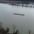 Ovako, snimljeni dronom, izgledaju most i barža nakon udara broda kod Bačke Palanke