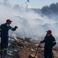Besni šumski požar blizu Atine: Izdata naredba za hitnu evakuaciju