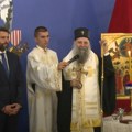 (Foto, video): Lomljenje slavskog kolača u Starom dvoru: Šapić, Macut i Porfirije prisustvovali nastavku ceremonije proslave…