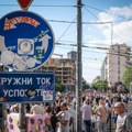Zvanično počeo protestni skup na Trgu Slavija: Građani pristižu i na književno veče ispred Skupštine
