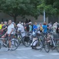 Počelo okupljanje građana u Novom Sadu: Stigli biciklisti