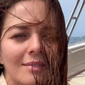 (Foto) Nina Janković u leopard kupaćem: Glumica sa mokrom i razbarušenom kosom opalila selfi na jahti, na licu ni trunka šminke…