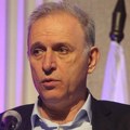 Понош о Вучићу: Сви возе у једном смеру, он у другом