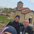 Policajci hodočasnici stigli do radoviša: Pred njima još 250 kilometara do cilja: Pešače za decu leptire