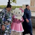 London pod opsadom četrdeset sumo rvača teških šest tona