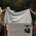Otvoreno spomen-obeležje u čast Halida Bešlića: Pored Knežak-izvora na Romaniji: Nisi dao da se izvor zamuti