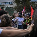 Francuska: Tokom protesta učenika uhapšeno 6.629 osoba, 761 policajac povređen