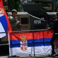 Srbi se i danas okupili ispred opština u Leposaviću i Zvečanu
