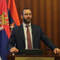 Mačar: Opštinski SNS funkcioner koji je slomio nos policajcu u Titelu i dalje nije smenjen.