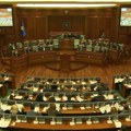 I dalje bez sednice Skupštine Kosova, ali ispred nje stigli - magarci