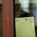 Прве слике вође врачараца након хапшења: Никола Вушовић доведен на суђење у Берлину, а ово је све време држао у рукама (фото)…