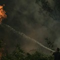"Molite se za patru": Apokaliptični prizori u Grčkoj, nebo i more se crveni: Hiljade evakuisanih, hospitalizovano skoro 50…