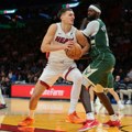 Jović preko leta učio od Jokića: Umalo do tripl-dabla na premijeri VIDEO