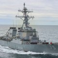 Iranska revolucionarna garda tvrdi da je pogodila američki razarač u Indijskom okeanu