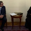 Oglasio se Vučić zbog napada na Porfirija: "Rušili ste predsednika, rušili ste vojsku, hajde sad da srušite patrijarha"