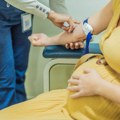 „Nisam odmah zavolela svoju bebu“: Kako osećaj krivice gura žene u ćutanje o postporođajnoj depresiji?