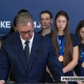 Odbojkašice na silu kod Vučića, pogledajte šta misle o njemu (VIDEO)